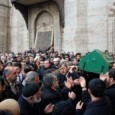 NURİ BAŞ HOCA EFENDİ Benim tanıdığım Nuri Baş Ağabey; Nuri Baş Hoca’yı ziyaret bizim için büyük bir zevkti. Nuri Hoca Mevlana civarında bulunan İl...